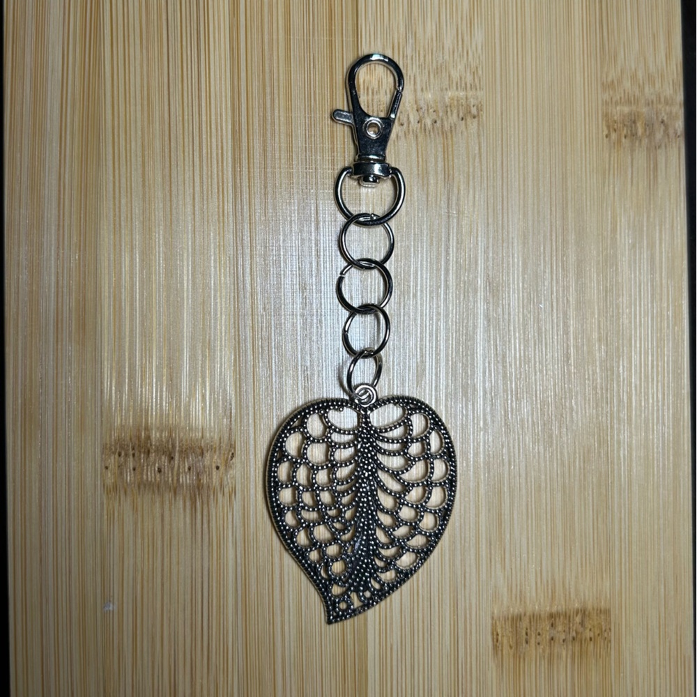 Elegant Silver Large Leaf Keychain